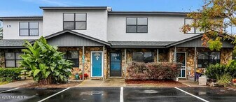 13 Ponte Vedra Ct in Palm Valley, FL - Building Photo