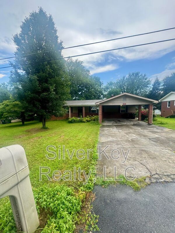 526 Brewer St in Athens, TN - Building Photo - Building Photo