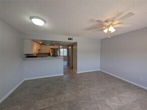 6415 S Roberts Ave in Tampa, FL - Building Photo - Building Photo