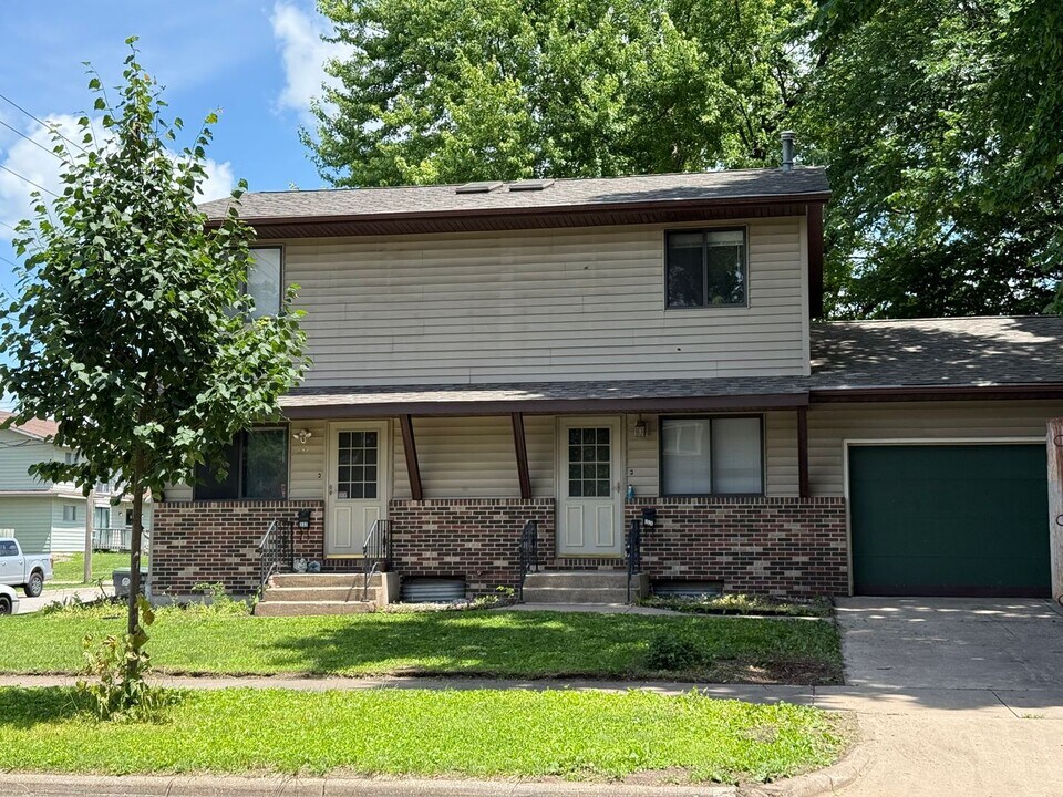330 Liberty St in La crosse, WI - Building Photo