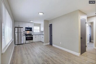 675 Pimlico Dr in Florissant, MO - Building Photo - Building Photo