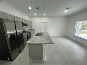 1243 Antonio St E in Lehigh Acres, FL - Building Photo - Building Photo