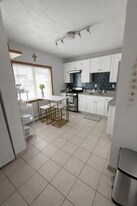 585 Somerville Ave, Unit A in Somerville, MA - Building Photo