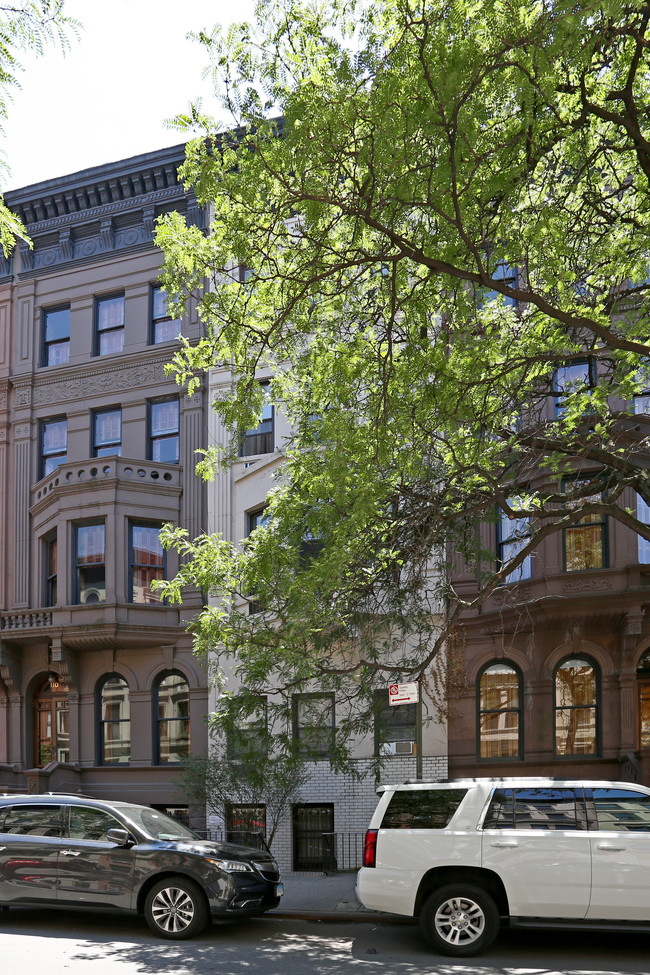 112 W 75th St in New York, NY - Foto de edificio - Building Photo