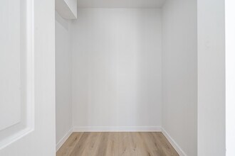 Najibe Gardens Phase II in Hollywood, FL - Foto de edificio - Building Photo