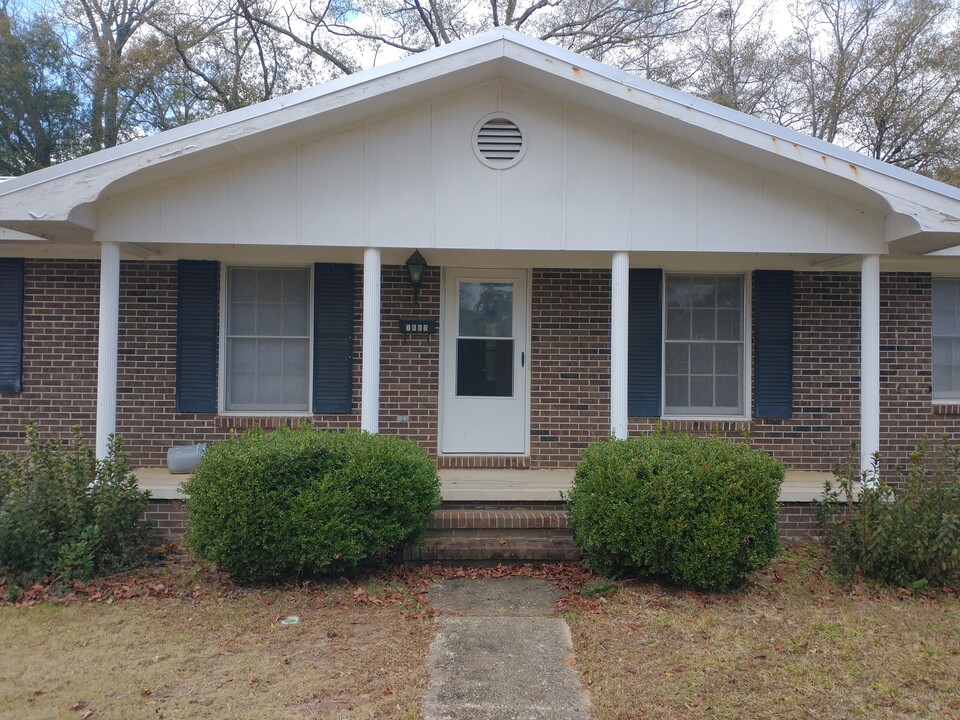 1600 Woodland Dr in Dothan, AL - Building Photo