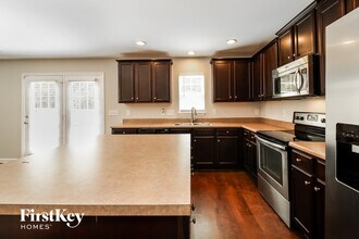 5903 Landerwood Dr in Greensboro, NC - Building Photo - Building Photo