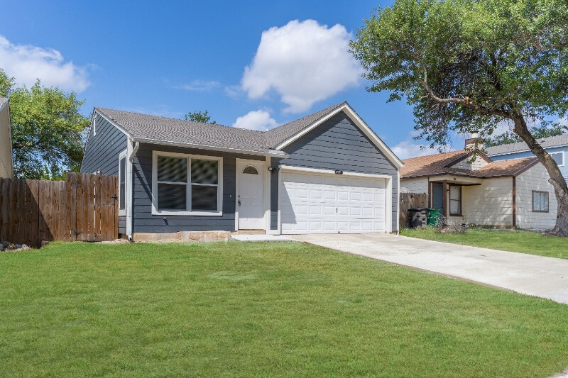 4107 Sunrise Glade Dr in San Antonio, TX - Building Photo