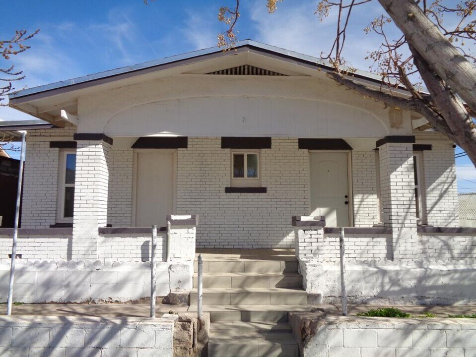 714 N Luna St in El Paso, TX - Building Photo