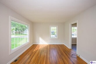 604 Balmoral Rd in Elizabethtown, KY - Building Photo - Building Photo