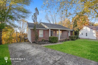 1350 Chucker Dr in Clarksville, TN - Foto de edificio - Building Photo