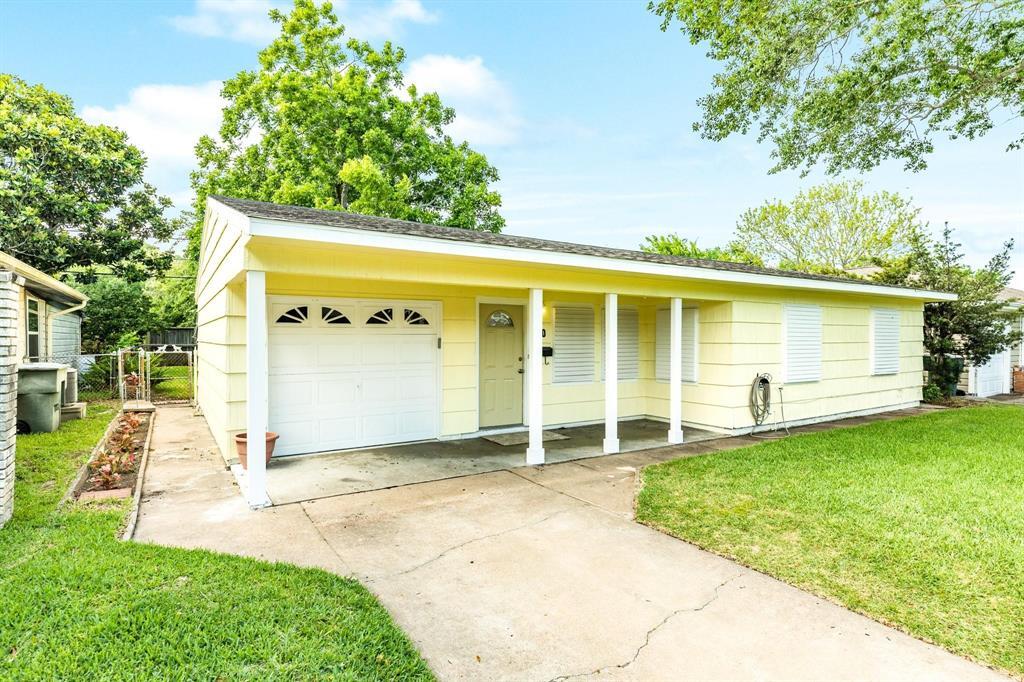 120 Bonita Ave in Galveston, TX - Building Photo