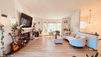 18521 Stone Ave N in Shoreline, WA - Building Photo