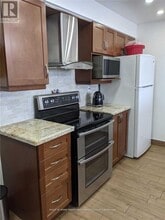 550 Webb Dr in Mississauga, ON - Building Photo - Building Photo