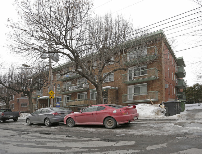 2725 Bedford Ch in Montréal, QC - Building Photo - Building Photo