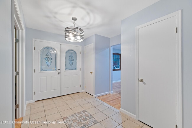 2 Karen Ct in West Long Branch, NJ - Building Photo - Building Photo