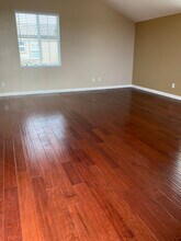 329 Kiawah River Dr in Oxnard, CA - Building Photo - Building Photo