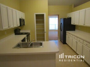 1267 Summit Oaks Dr E in Jacksonville, FL - Building Photo - Building Photo