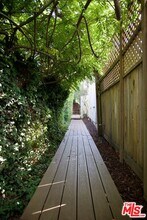 834 Indiana Ave in Los Angeles, CA - Building Photo - Building Photo