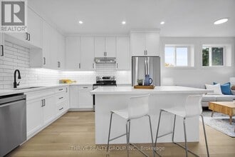 74 Church St in Stratford, ON - Building Photo - Building Photo