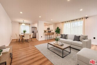 8668 Gregory Way in Los Angeles, CA - Building Photo - Building Photo