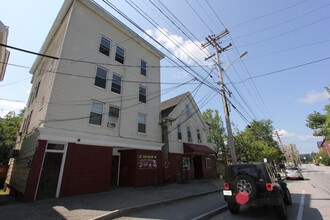 99 Ash St in Lewiston, ME - Foto de edificio - Building Photo