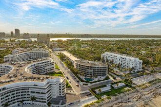 Number One North Ocean in Palm Beach, FL - Foto de edificio - Building Photo