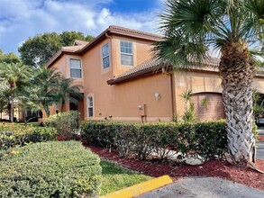 1448 Barcelona Way in Weston, FL - Building Photo - Building Photo