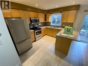 352 Dearborn Blvd in Waterloo, ON - Building Photo - Building Photo