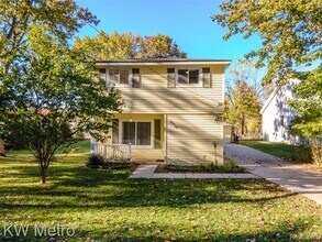 2416 Shawood Dr in Novi, MI - Building Photo - Building Photo