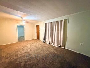 530 SE Fairfax St in Topeka, KS - Building Photo - Building Photo