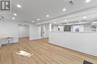 5436 Edencroft Crescent in Mississauga, ON - Building Photo - Building Photo