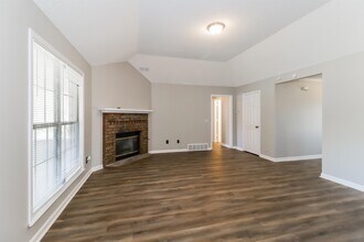 7589 Shelby Woods Cove in Memphis, TN - Building Photo - Building Photo