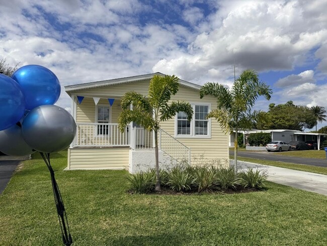 5220 SW 33rd St in Davie, FL - Building Photo - Building Photo