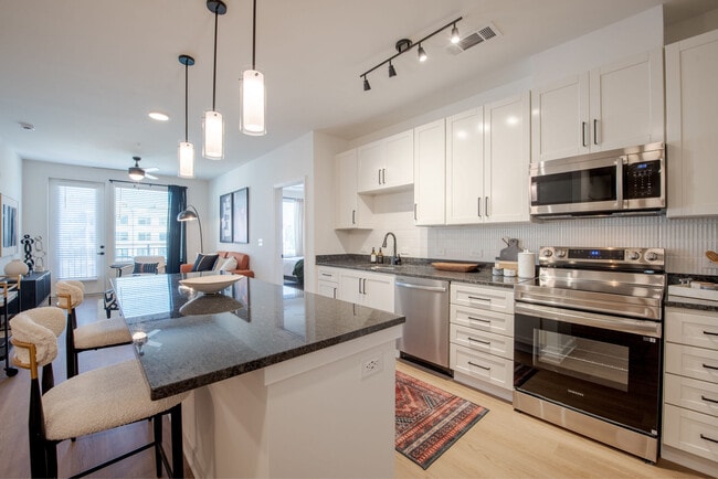 Taryn at 401 in Raleigh, NC - Building Photo - Building Photo