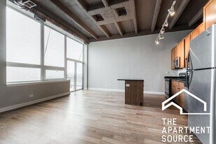4131 W Belmont Ave, Unit 413 in Chicago, IL - Building Photo