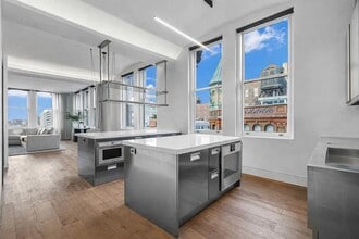 640 Broadway in New York, NY - Foto de edificio - Building Photo