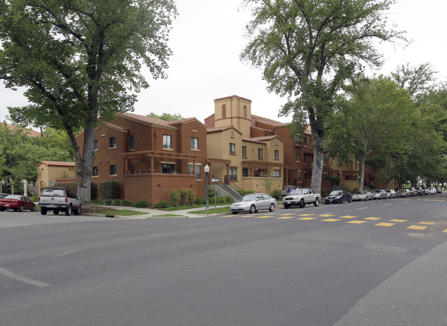 St. Francis Terrace in Sacramento, CA - Building Photo - Building Photo