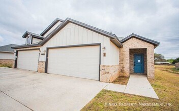 2403 Quitman Ave in Lubbock, TX - Building Photo - Building Photo