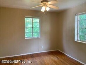 2117 Spring Park Rd in Jacksonville, FL - Building Photo - Building Photo