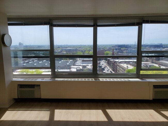 3550 N Lake Shore Dr, Unit 1428 in Chicago, IL - Building Photo - Building Photo