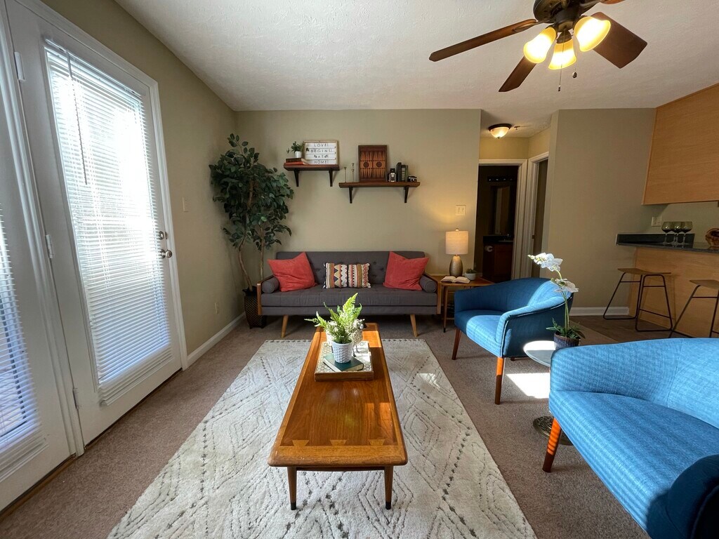 Fox Lake Apartment Homes Knoxville, TN Apartments