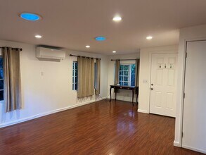 2715 Aqua Verde Cir, Unit Guesthouse in Los Angeles, CA - Foto de edificio - Building Photo