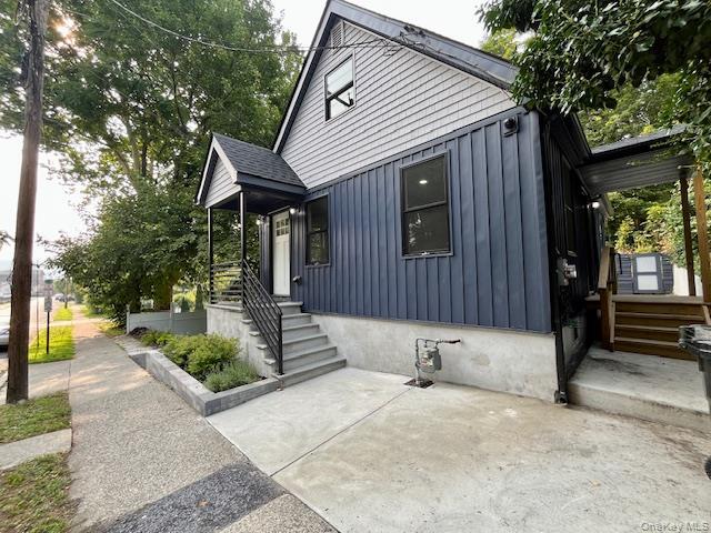 27 Verazzano Blvd in Poughkeepsie, NY - Building Photo