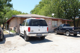 11215 Belair Dr in San Antonio, TX - Foto de edificio - Building Photo