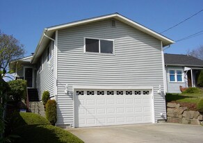 9709 6th Ave NW in Seattle, WA - Building Photo