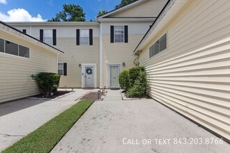 4585 Great Oak Dr in North Charleston, SC - Building Photo - Building Photo