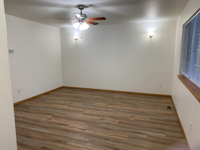 481 E Mulchatna Dr in Wasilla, AK - Building Photo - Building Photo