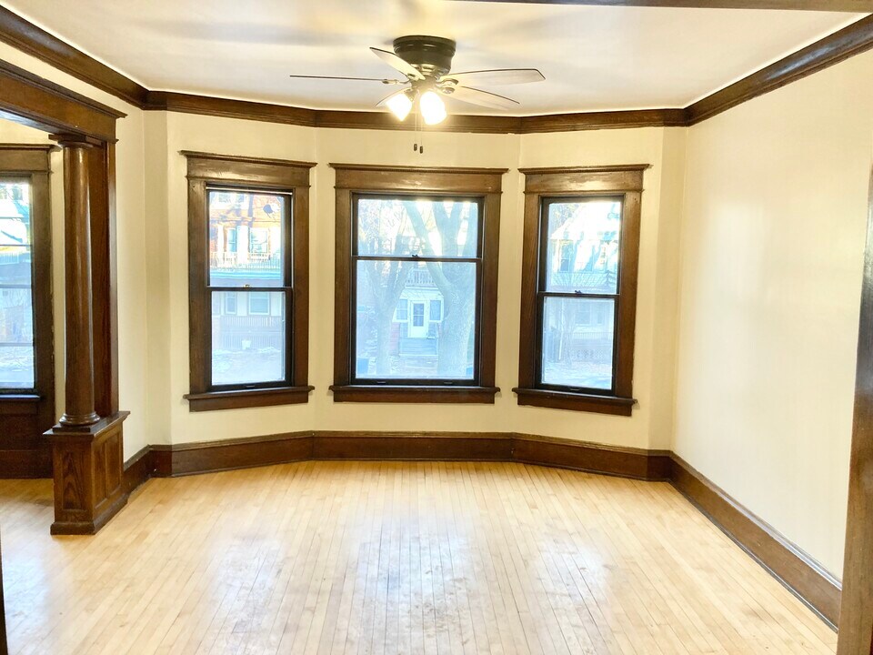 2169 N 48th St in Milwaukee, WI - Foto de edificio