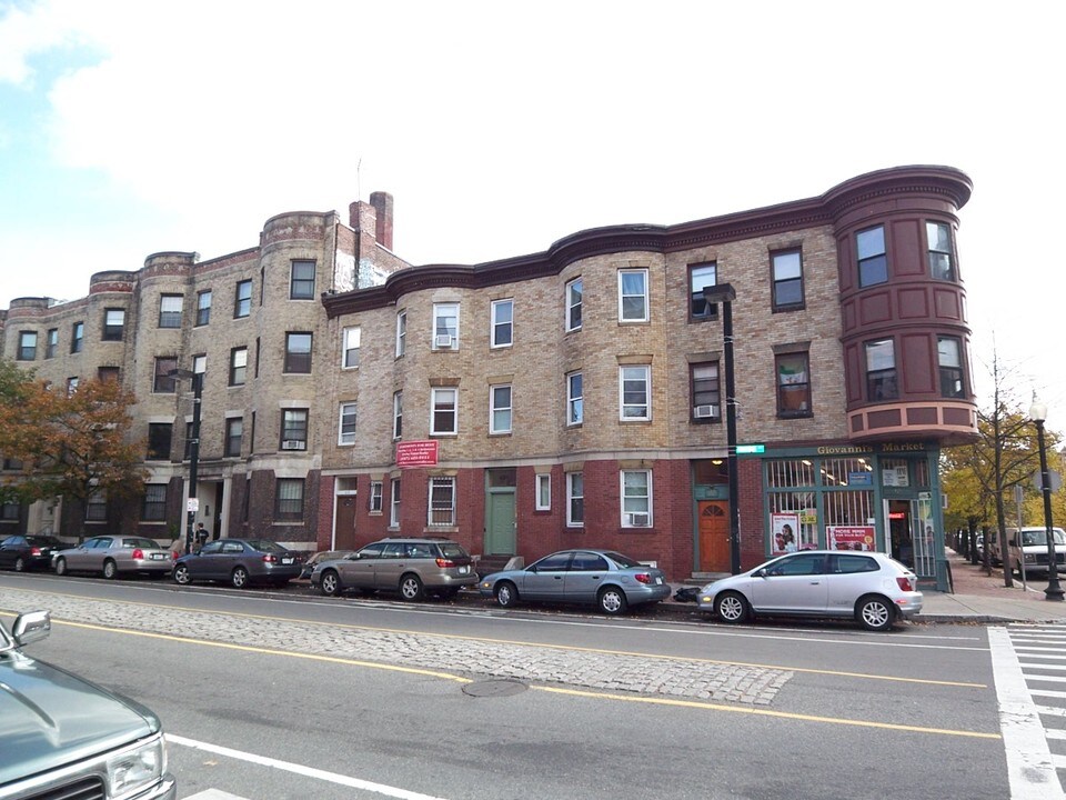 618 Columbus Avenue in Boston, MA - Foto de edificio